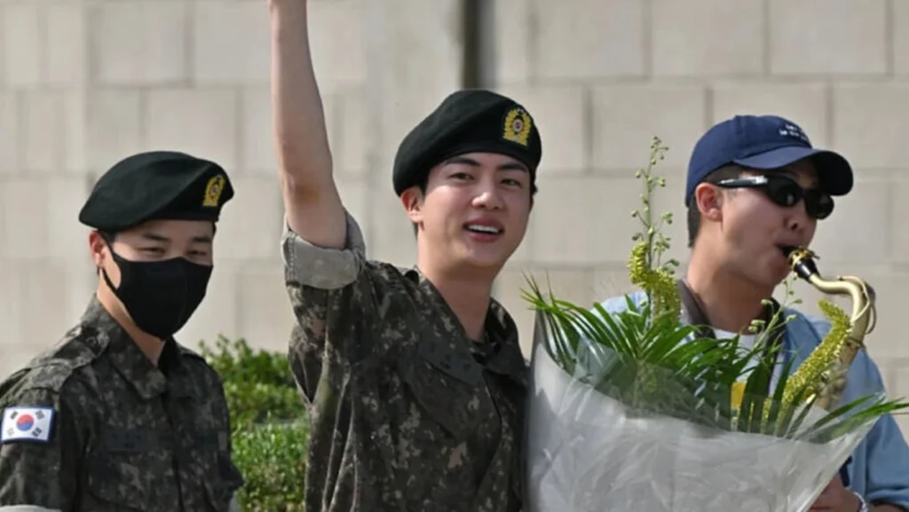 Jin servicio militar