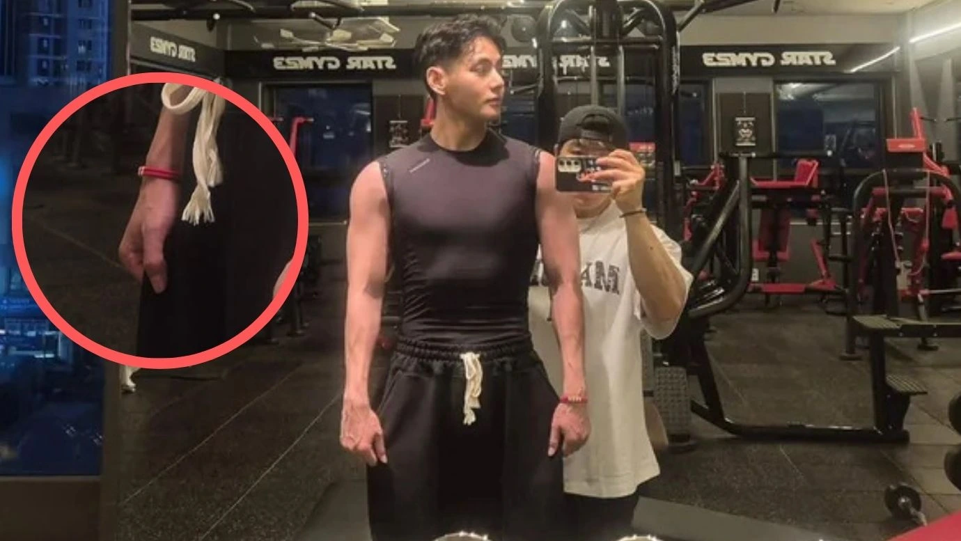 El brazalete de V que impactó en ARMY