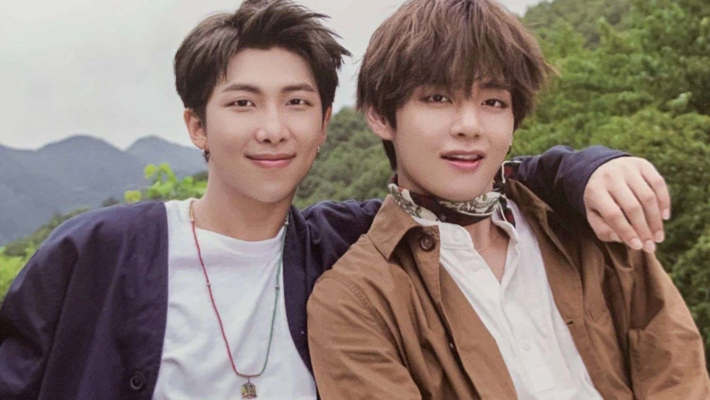El regreso de RM y V: Nuevas fotos antes de su salida